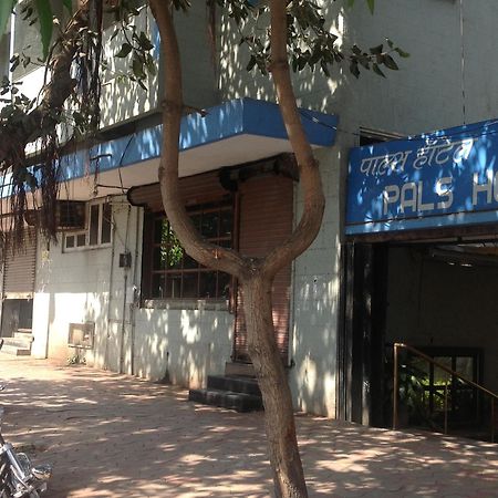 Pals Hotel Bombay Esterno foto