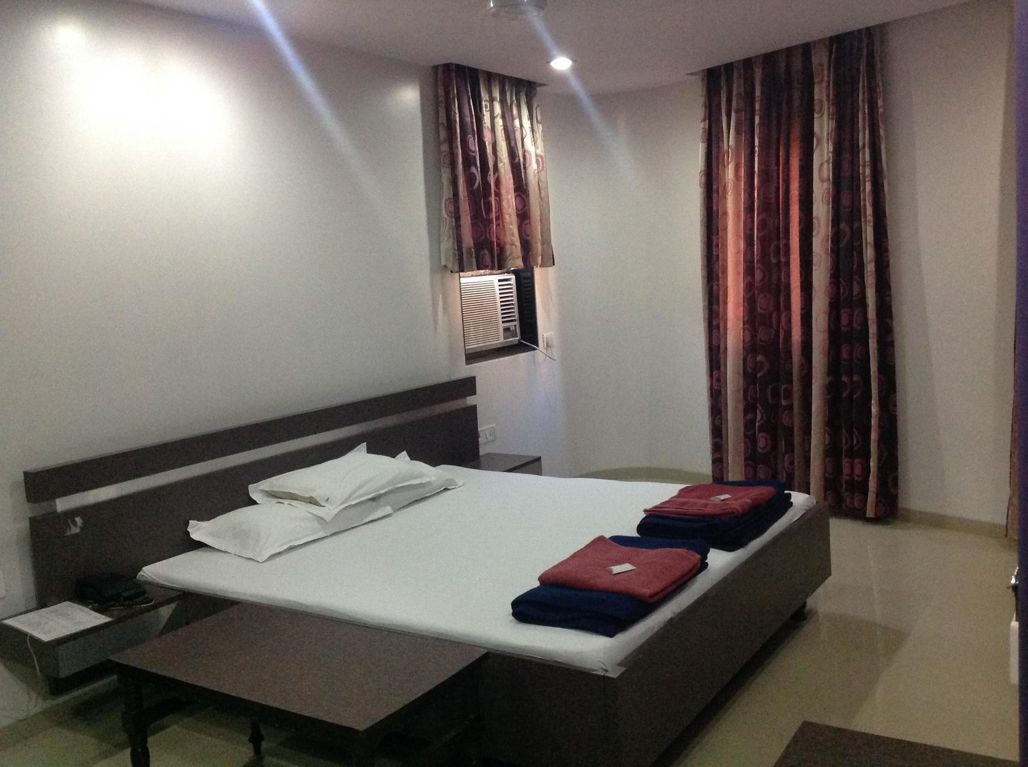 Pals Hotel Bombay Esterno foto