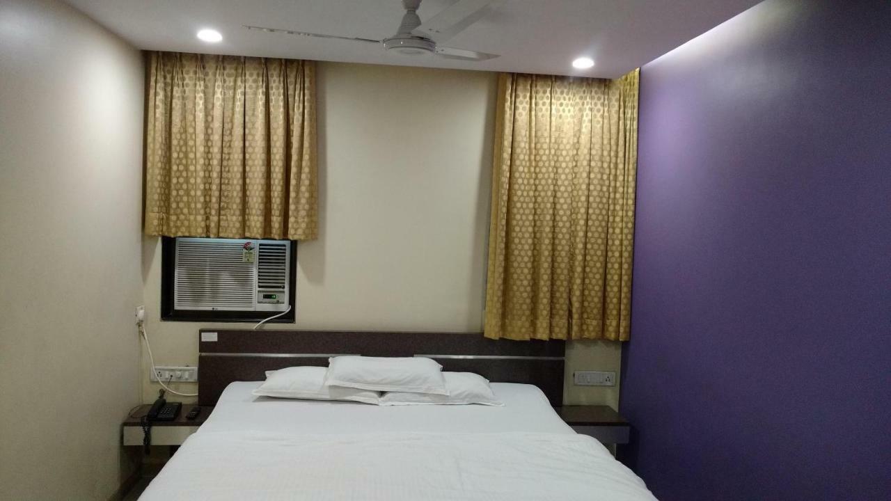 Pals Hotel Bombay Esterno foto