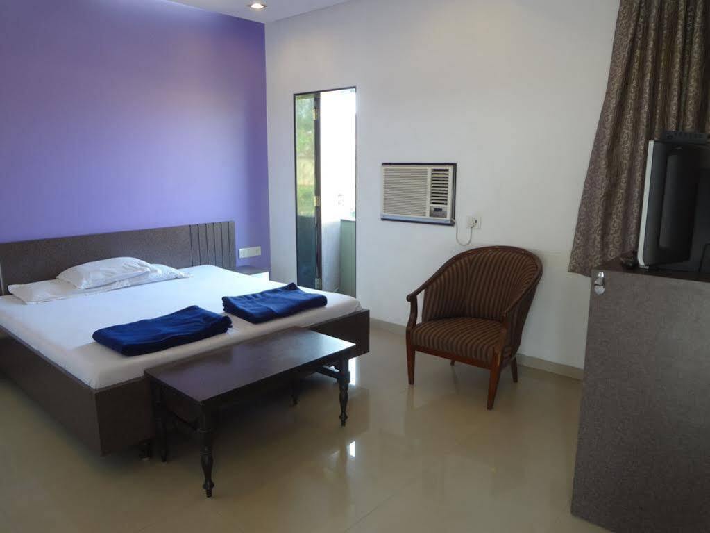 Pals Hotel Bombay Esterno foto
