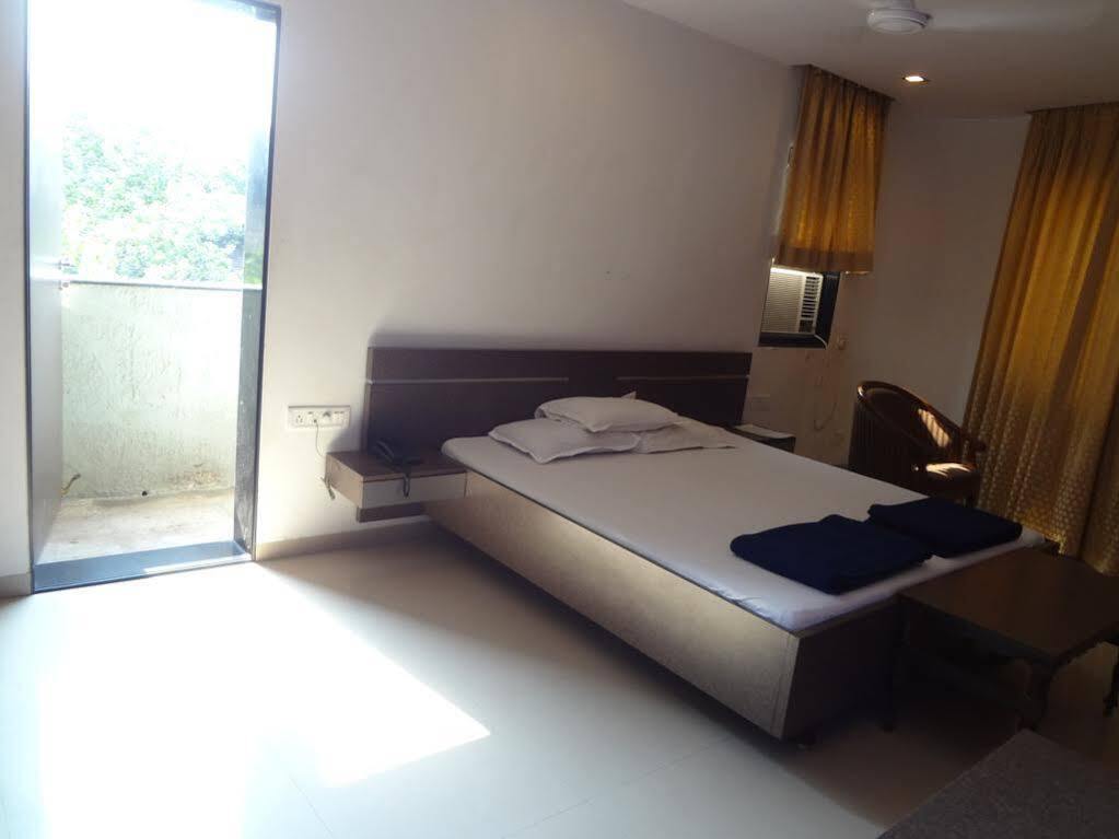 Pals Hotel Bombay Esterno foto