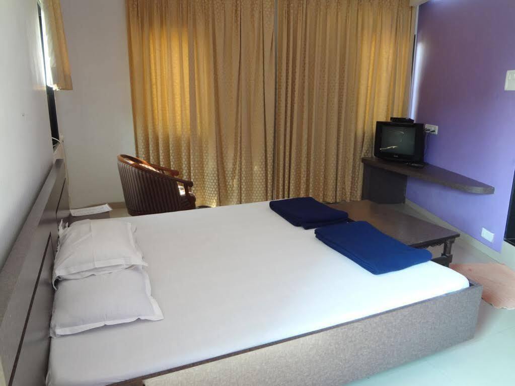 Pals Hotel Bombay Esterno foto